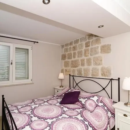 Gaura - Comfort One-bedroom With Terrace