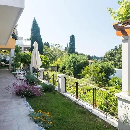 Gaura - Comfort One-bedroom With Terrace Apartment Dubrovnik